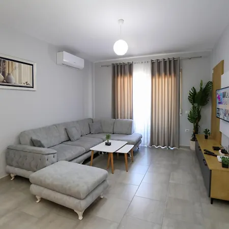 Aysel 7 Lungomare 아파트 *