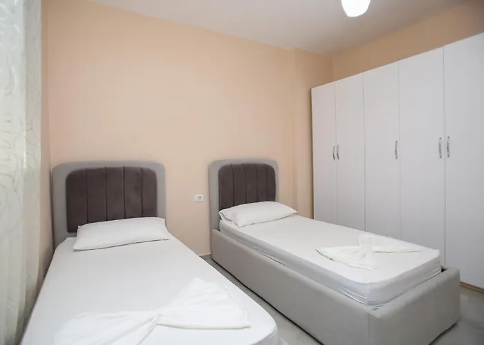 Aysel 7 Lungomare Appartement *